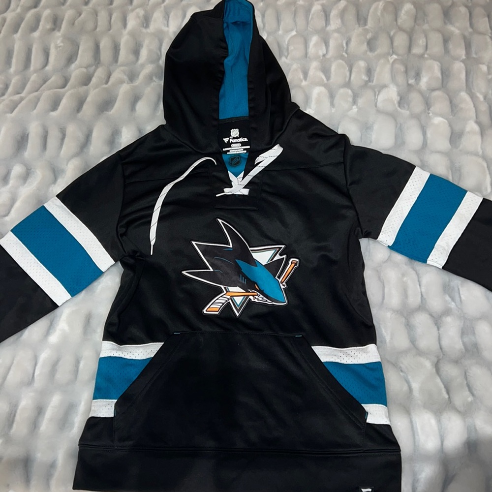NWOT Fanatics Sharks Hoodie